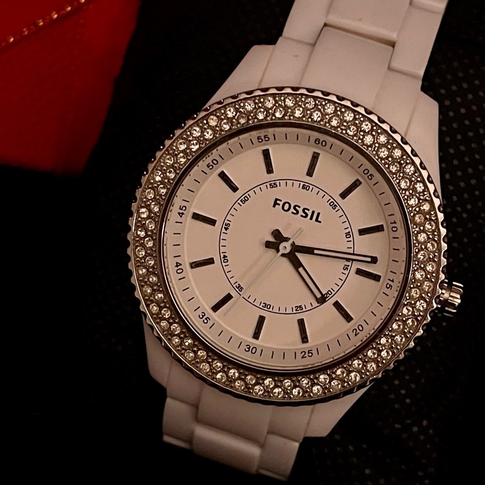 FOSSIL
Glitz White Resin Ladies Watch
ES2444